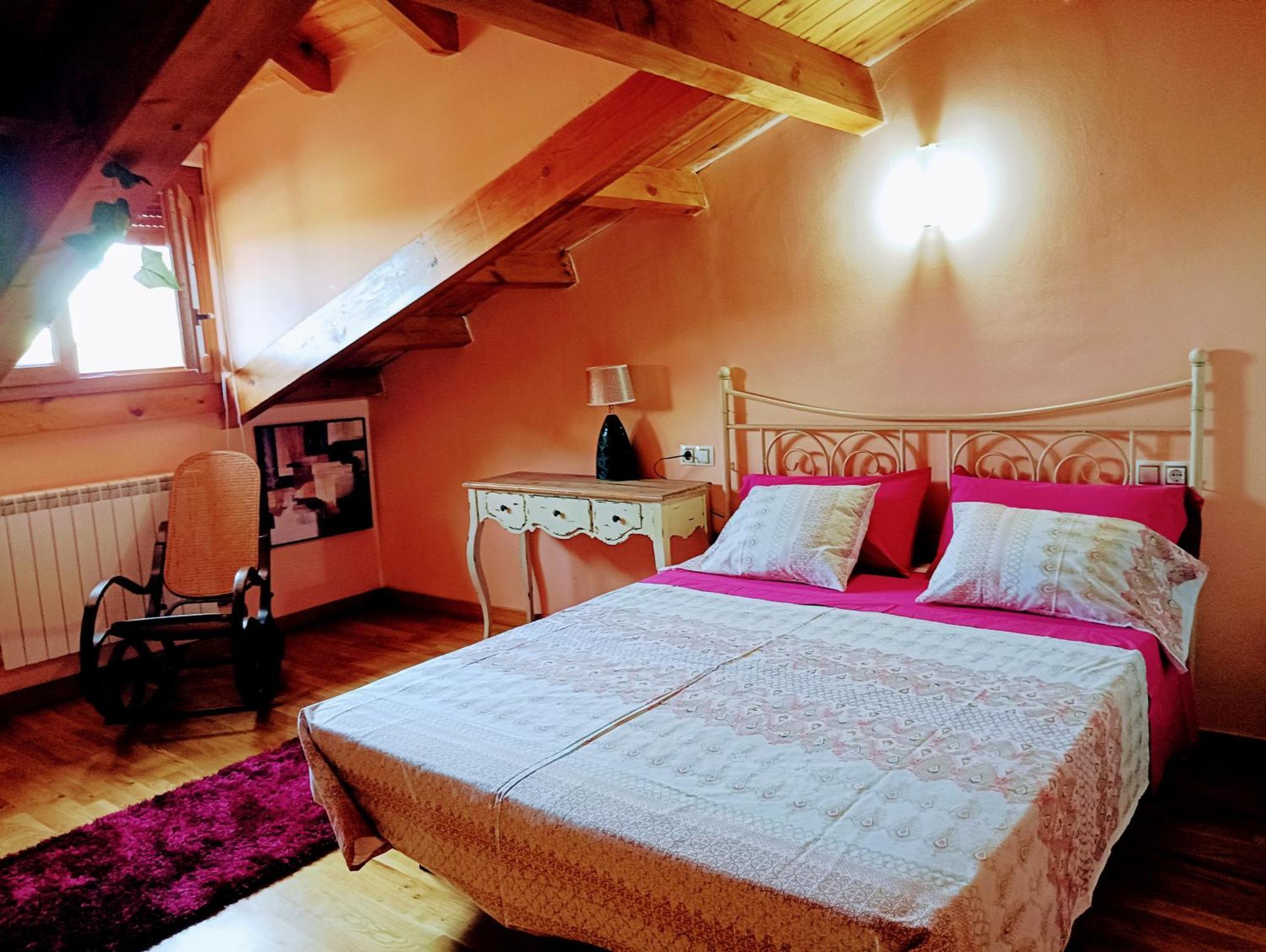 Boleta A 5 Minutos De Leon, Casa Con Jardin Holiday home