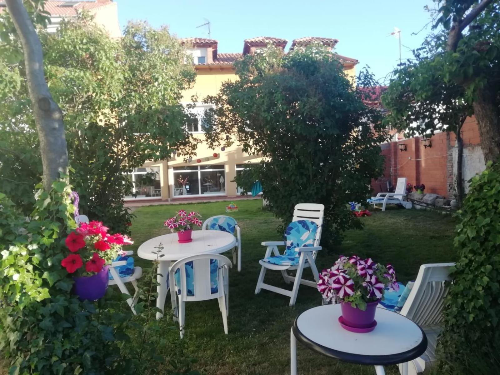 Boleta A 5 Minutos De Leon, Casa Con Jardin Holiday home *