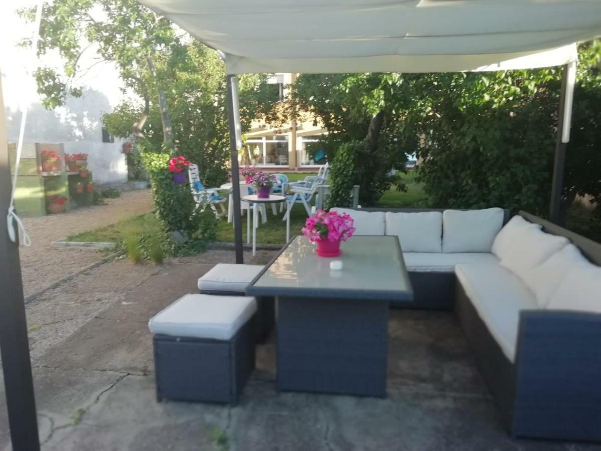 Boleta A 5 Minutos De Leon, Casa Con Jardin *